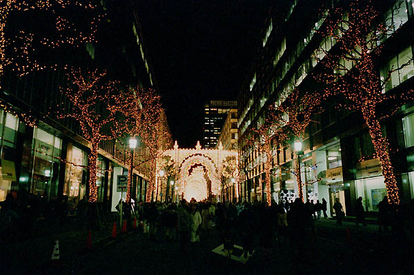 tkymil200203.jpg �����~���i���I�Q�O�O�Q�i�R�j