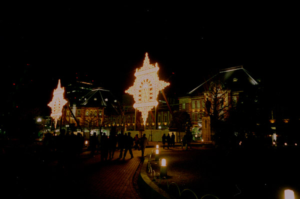 tkymil200204.jpg �����~���i���I�Q�O�O�Q�i�S�j