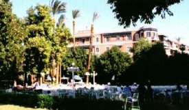 �v���}���E�J�^���N�g�E�z�e��