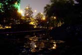 夜の公園：クリックで拡大