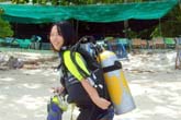 重い機材にへっぴり腰：クリックで拡大