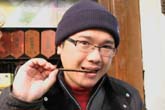 カメラ目線でムカデを食らう：クリックで拡大