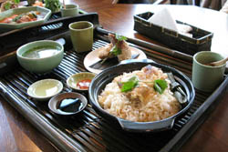 鶏スープの炊き込みごはん 50RMB:クリックで拡大