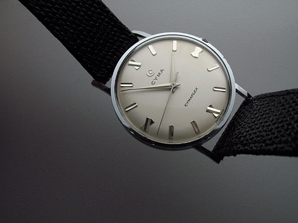 SYMA スイス製腕時計