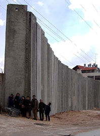 �����̕ǂƐ��n�̂��ǂ����x�����X�^�b�t