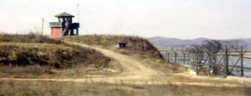 DMZ=（De Militarized Zone・非武装地帯）