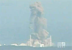 世界に発信された３号機爆発の映像