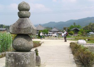 蘇我入鹿首塚と飛鳥寺