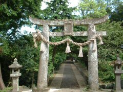 爾自（にじ）神社