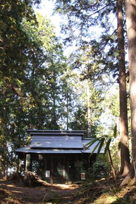 惣岳山山頂の青謂神