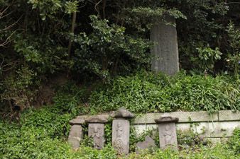 長徳寺とある石碑