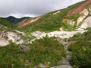 イワオヌプリの赤茶けた支尾根