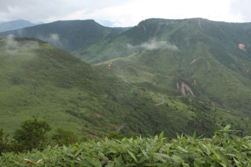 破風岳(右)、土鍋山(左奥)、毛無山(手前)