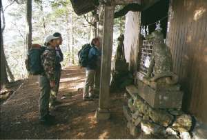 狼が守る両神神社