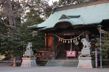 夕照を浴びる宗我神社