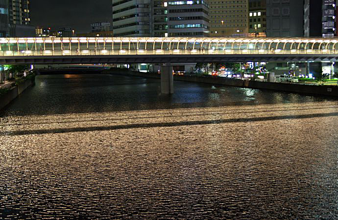 光の橋と影の橋