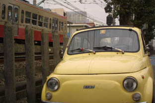 Seibu_Red_Train & fiat500