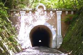 ���q���E���q�g���l��