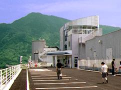 ���w�Z���^�̊O�ώʐ^