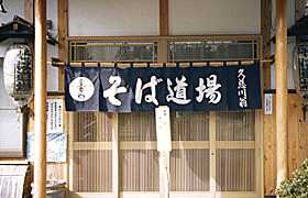 ���Γ������