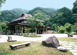 �R�̂ӂ邳�Ƒ��@�i�r�W�^�[�Z���^�[�j�̎ʐ^