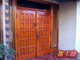 Ｋ様邸名古屋市千種区　木製ドア　クリヤー（着色ニス）塗装