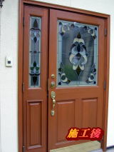 Ｈ様邸、多治見市滝呂町　木製玄関ドアのニスの塗装