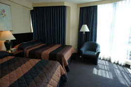 ホテルの寝室