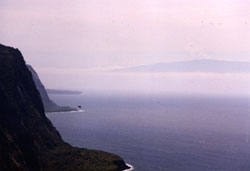 ワイピオ渓谷から見たハレアカラ