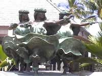 ハワイアン航空のフラの乙女の像
