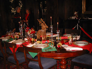 �_�C�j���O�e�[�u��