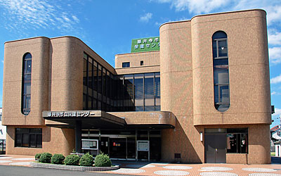 ① 藤井寺市立保健センター(東より)