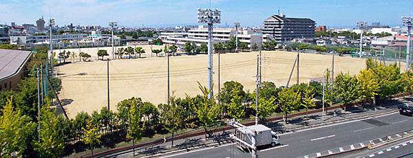① 市立スポーツセンター(南東より)