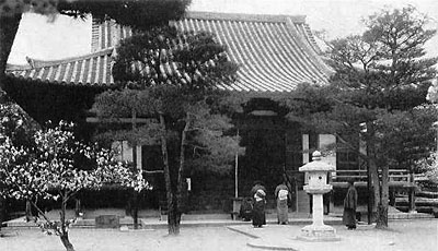 31) 戦前の道明寺本堂の様子(東より)