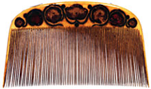 32) 玳瑁装牙櫛(たいまいそうげぐし)