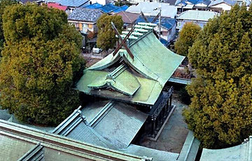 3) 社殿と周辺の様子(南より)