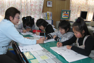 小学生の授業風景