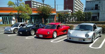 4䐨
