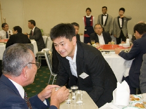 向坂氏（ボーイ役）.jpg