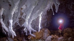 Lechuguilla_Cave.jpg(14705 byte)