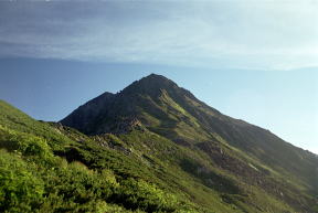 北岳山荘からの朝の北岳