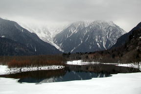 大正池と岳沢