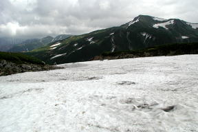 第二雪田を行く