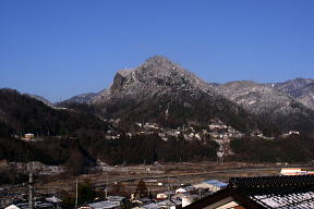 岩殿山