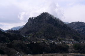 岩殿山