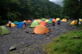 北沢峠のテント場（上段）