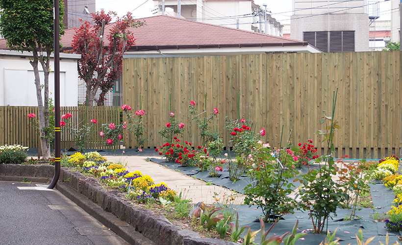 クロスポール構造の木格子＆フェンス、木べえさん。 4085角 格子フェンス。天然木ヒノキ