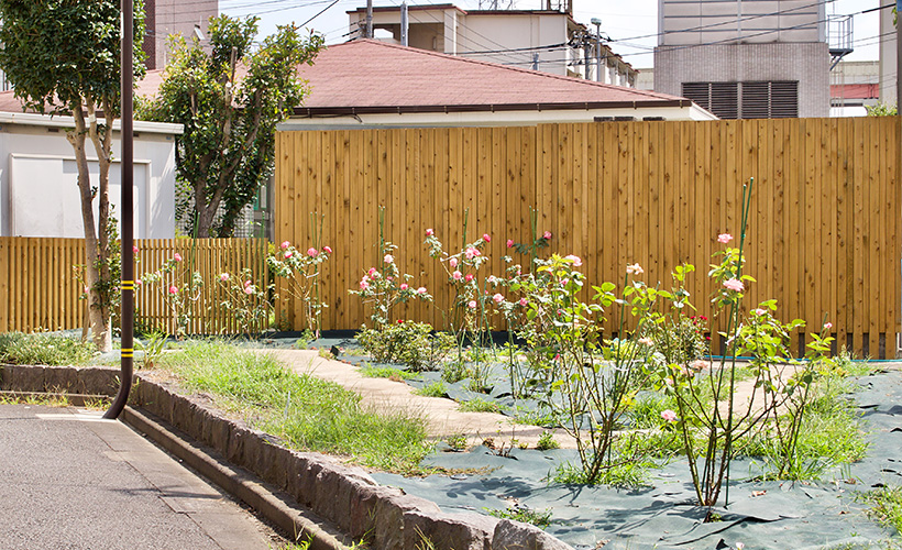 クロスポール構造の木格子＆フェンス、木べえさん。 4085角 格子フェンス。天然木ヒノキ