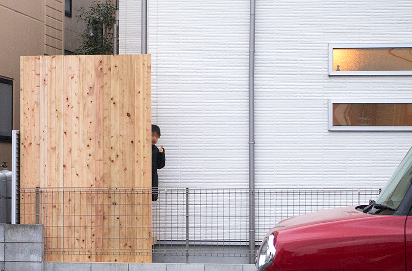 クロスポール構造の木格子＆フェンス、木べえさん。 4085角 格子フェンス。天然木ヒノキ