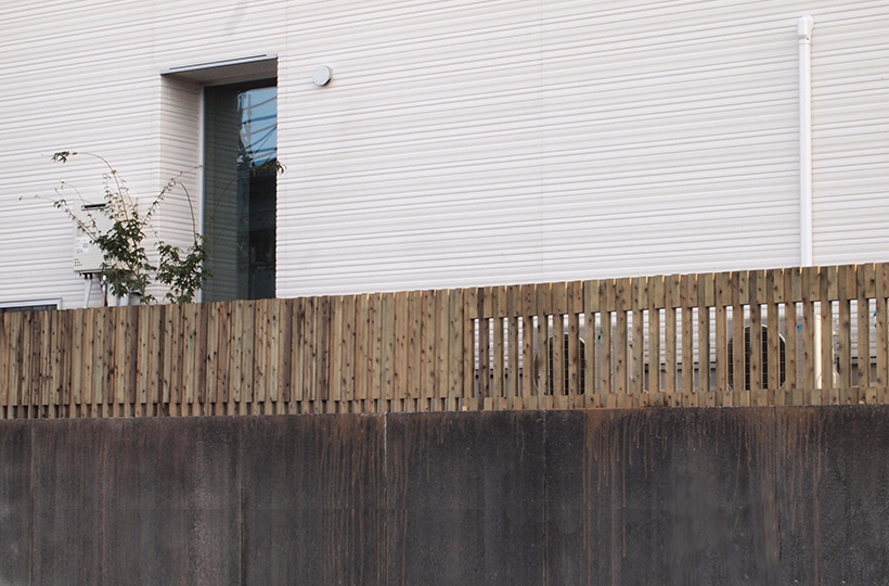 クロスポール構造の木格子＆フェンス、木べえさん。 4085角 格子フェンス。天然木ヒノキ